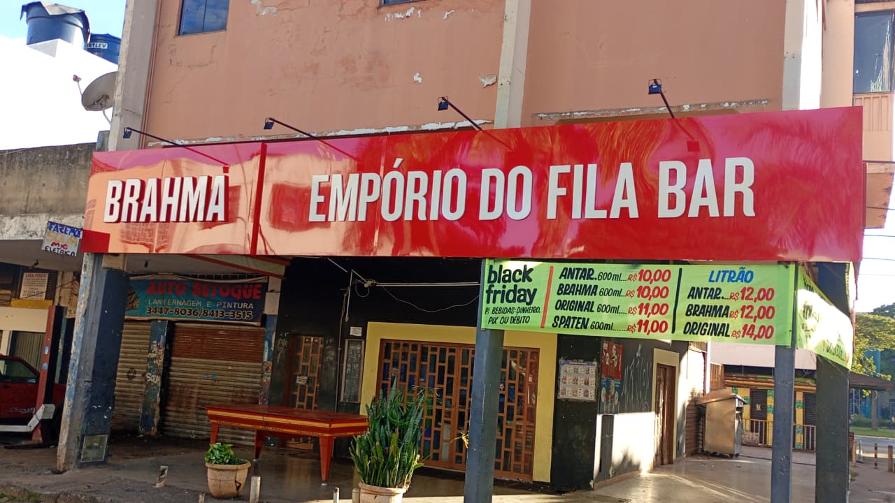 Letra caixa em PS branca sobre lona — Empório do Fila Bar